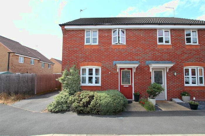 3 Bedroom Semi-Detached House To Rent In Maximus Road, North Hykeham, LN6
