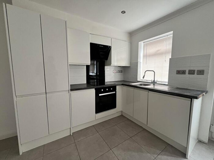 1 Bedroom Flat To Rent In Linden Place, Epsom, KT17