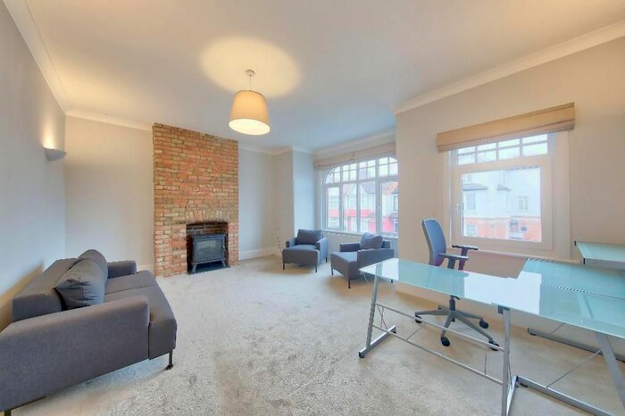 1 Bedroom Flat To Rent In Chatsworth Avenue, Wimbledon Chase, SW20