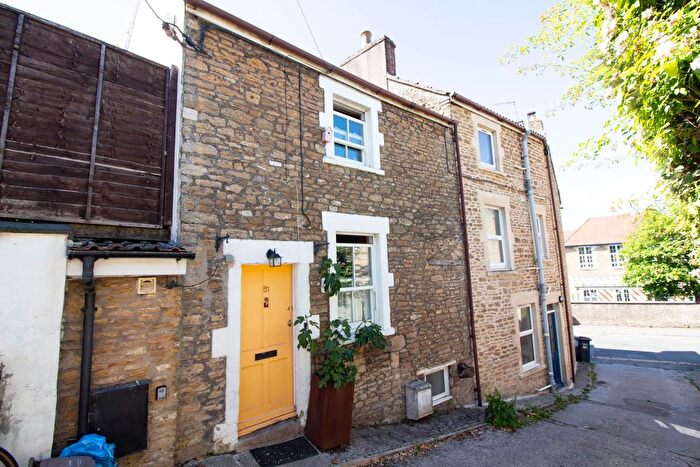 2 Bedroom Semi Detached House For Sale In Christchurch St East, Frome, BA11