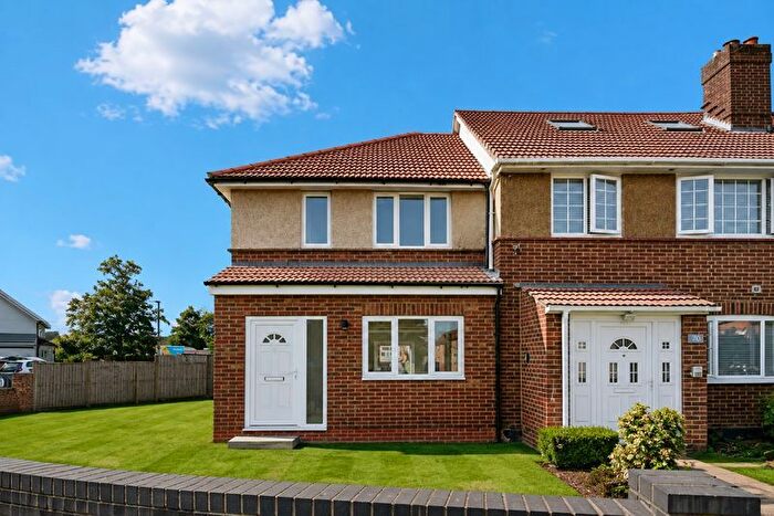 2 Bedroom End Of Terrace House For Sale In Hayman Crescent, Hayes, UB4