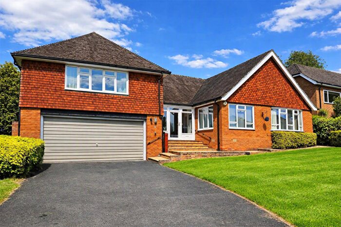 3 Bedroom Detached House For Sale In Highfield Close, Kenilworth, CV8