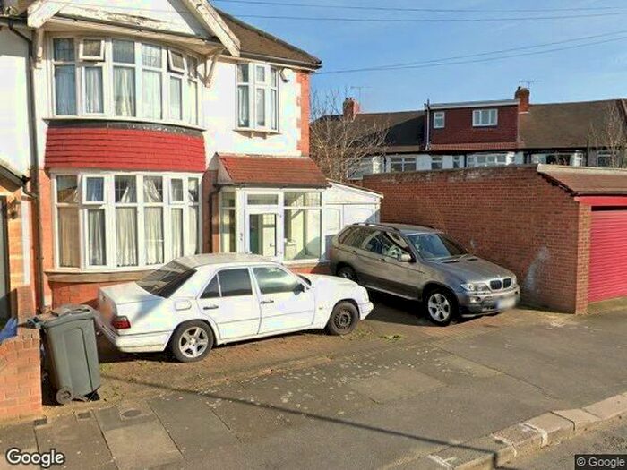 3 Bedroom End Of Terrace House To Rent In Broadhurst Avenue, Ilford, IG3