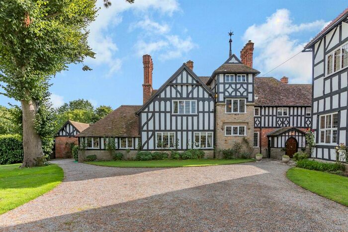 5 Bedroom Property For Sale In Pirton Court, Pirton, Worcester, Worcestershire, WR8
