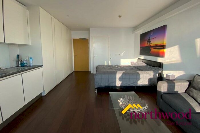 Studio To Rent In The Cube West Development, City Centre, Birmingham, B1