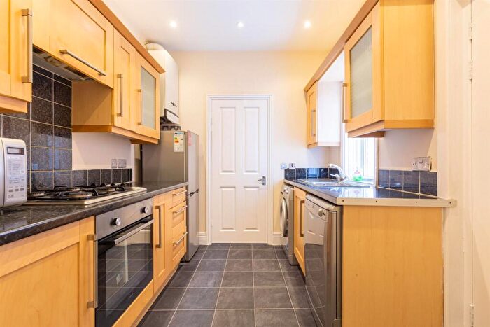 2 Bedroom Flat To Rent In Simonside Terrace, Heaton, NE6