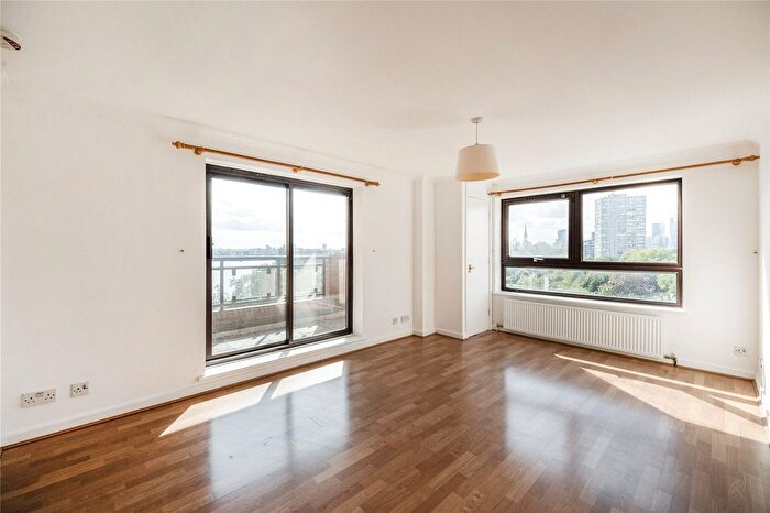 1 Bedroom Flat To Rent In The Highway, London, E1W