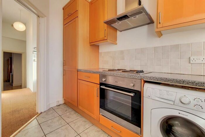 2 Bedroom Flat To Rent In Shalimar Road, Acton, London, W3
