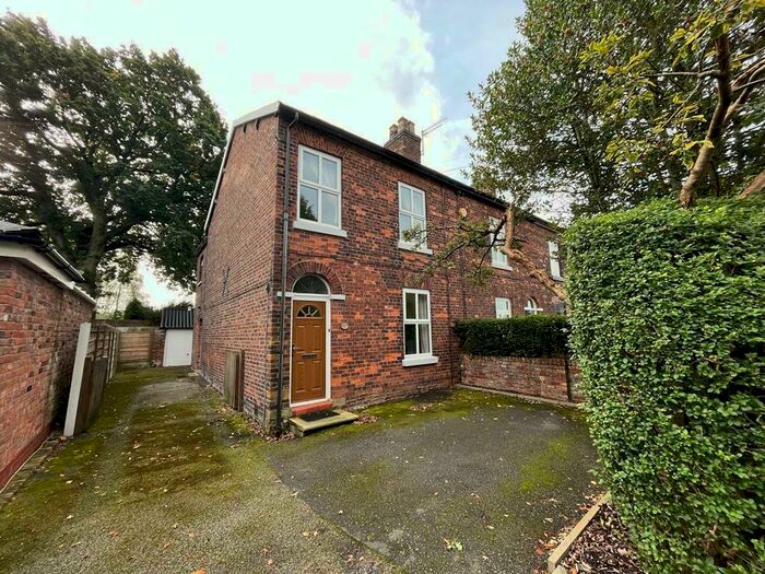 3 Bedroom End Of Terrace House For Sale In Knutsford Road, Alderley Edge, SK9