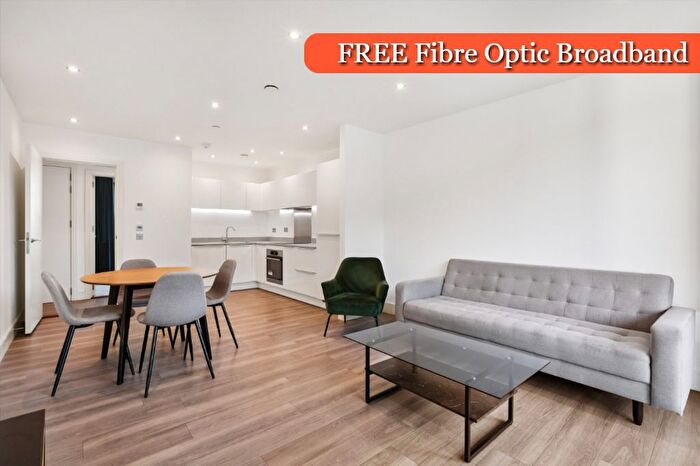 2 Bedroom Flat To Rent In Alwyne Court, Garnet Place, West Drayton, UB7