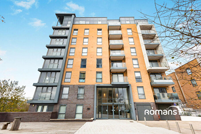2 Bedroom Flat To Rent In Skylark House, Drake Way, Reading, RG2