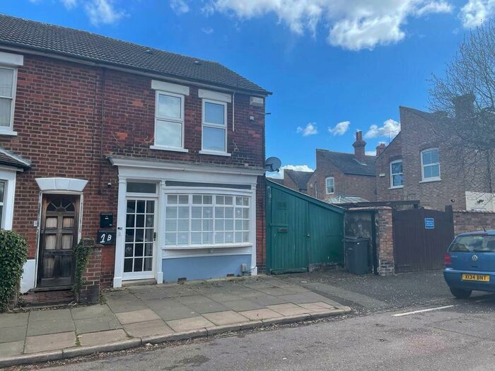 1 Bedroom Apartment To Rent In York Street, MK40