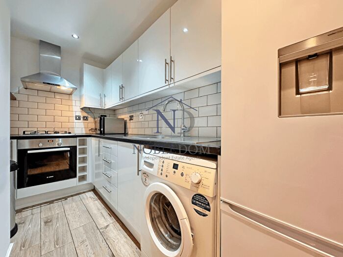 1 Bedroom Flat To Rent In Richmond Road, Twickenham, TW1