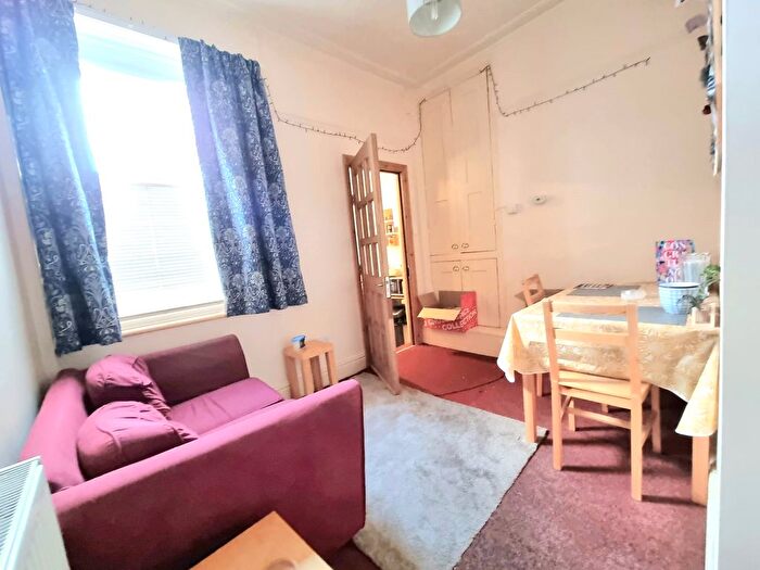 2 Bedroom Terraced House To Rent In South Road, Sheffield, S6