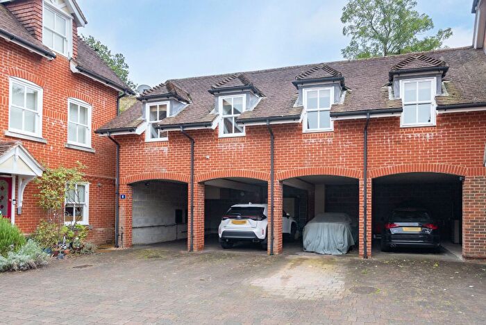 2 Bedroom Maisonette For Sale In Chartwood Place, Dorking, RH4