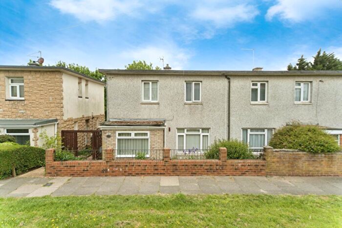 3 Bedroom Semi-Detached House For Sale In Staplefield Drive, Brighton, East Sussex, BN2