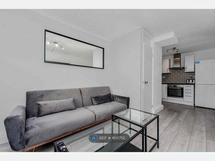 5 Bedroom Flat To Rent In Charlotte Despard Avenue, London, SW11