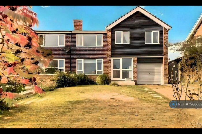 4 Bedroom Semi-Detached House To Rent In Booth Avenue, Colchester, CO4