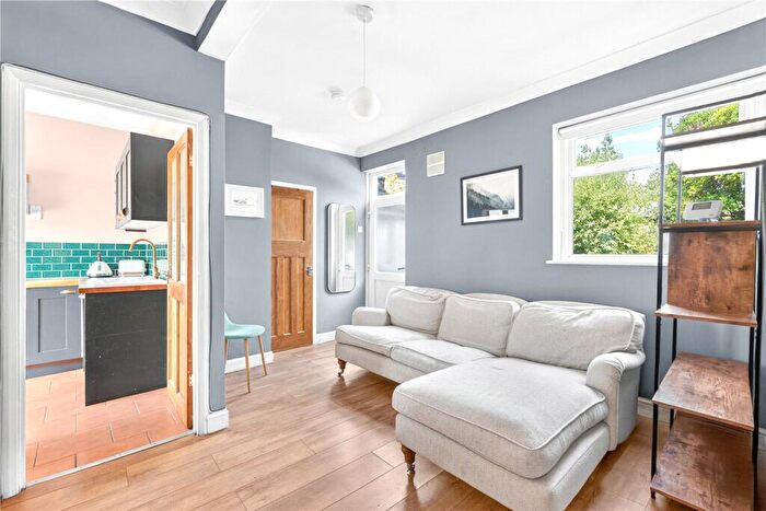 1 Bedroom Flat For Sale In Suffolk Park Road, Walthamstow, London, E17