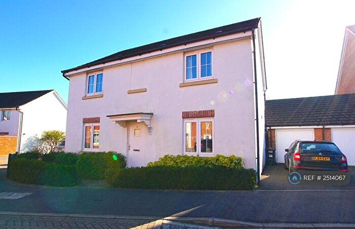 4 Bedroom Detached House To Rent In Hussars Drive, Thatcham, RG19