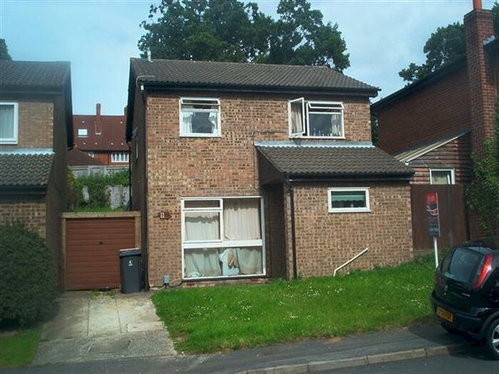 6 Bedroom Detached House To Rent In Benson Close, Reading, RG2