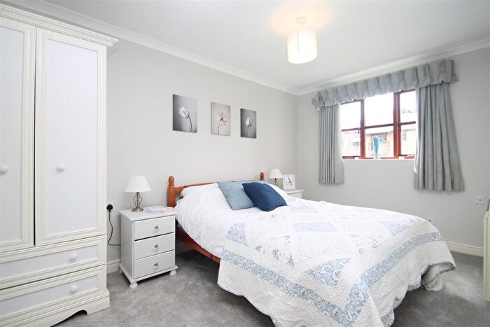 2 Bedroom Flat For Sale In Wetherby Road, Harrogate, HG2