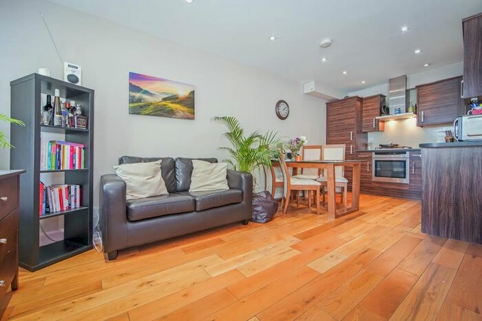 1 Bedroom Flat To Rent In Clapham High Street, London, SW4