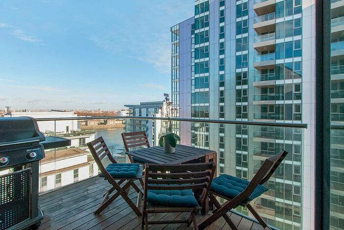 2 Bedroom Flat To Rent In Eastfields Avenue, London, SW18