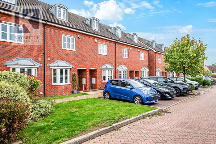 4 Bedroom Terraced House For Sale In Ruxley Lane, Epsom, KT19
