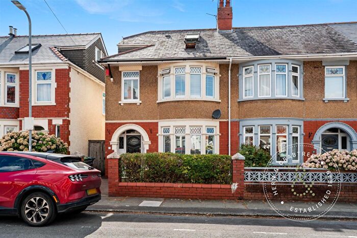 4 Bedroom End Of Terrace House For Sale In St. Agnes Road, Heath, Cardiff, CF14