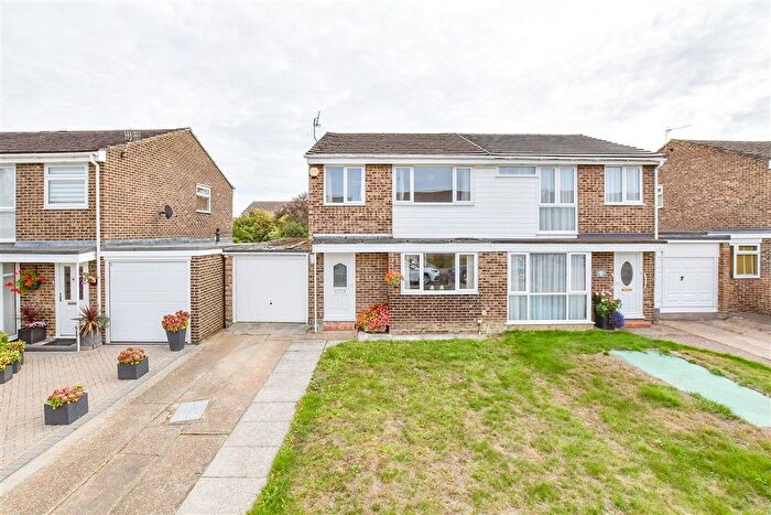 3 Bedroom Semi Detached House For Sale In Cobbs Close, Paddock Wood, Tonbridge, Kent, TN12