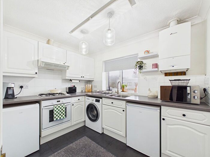 1 Bedroom Flat To Rent In Dolphin Mews, Shoreham-By-Sea, BN43