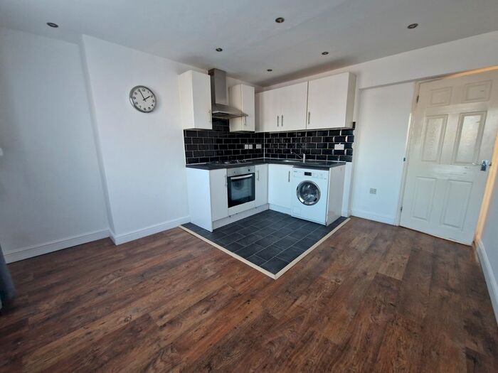 2 Bedroom Flat To Rent In Waddington Street, Stratford, E15