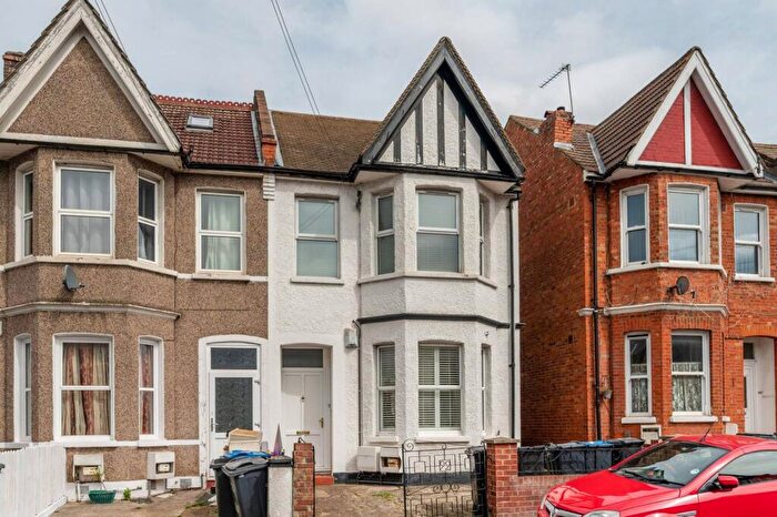 3 Bedroom Maisonette To Rent In Melfort Road, Thornton Heath, CR7