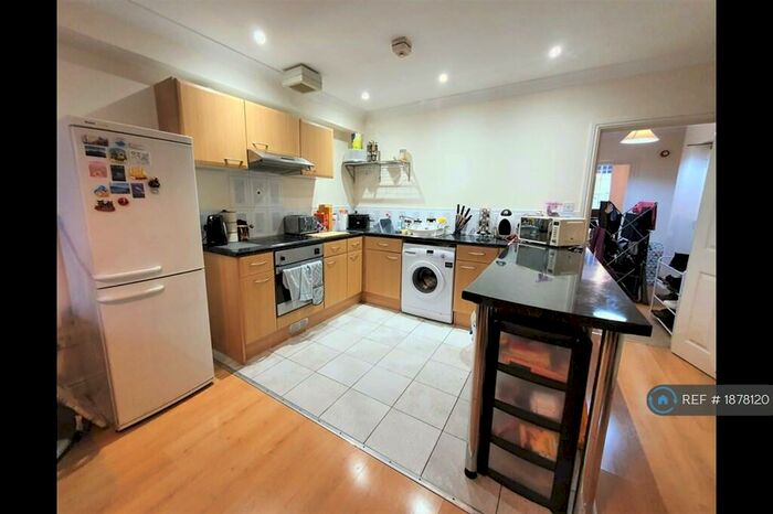 2 Bedroom Flat To Rent In Portland Place, Bristol, BS2