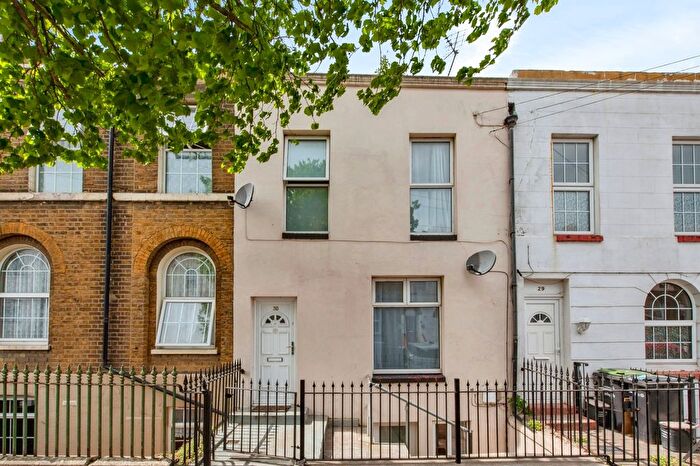 4 Bedroom Terraced House For Sale In Edwin Street, Gravesend, Kent, DA12