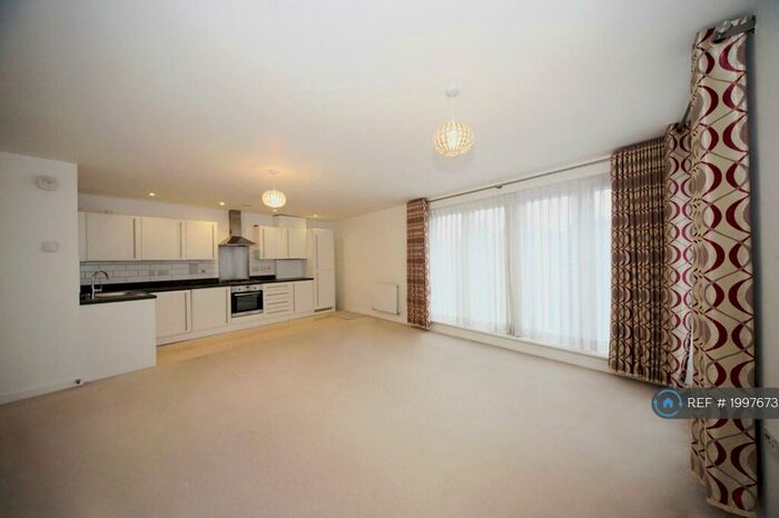 2 Bedroom Flat To Rent In Midland Road, Hemel Hempstead, HP2