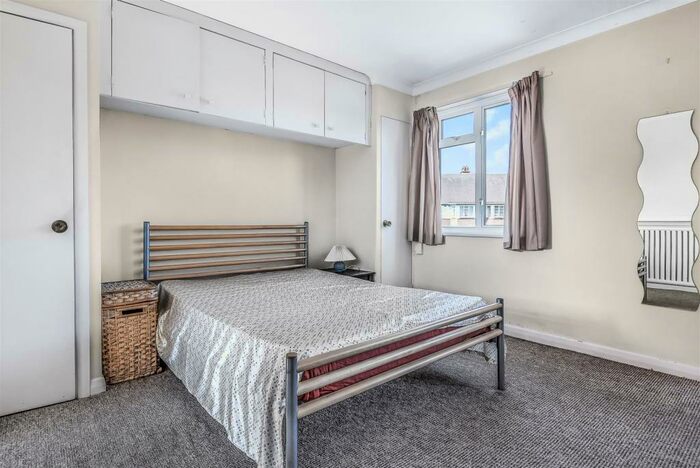 Flat To Rent In Little St. Leonards, East Sheen, SW14