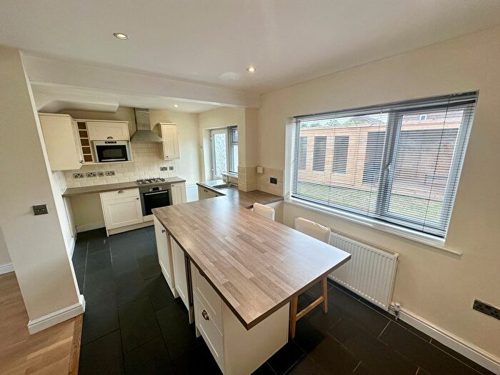 3 Bedroom Property To Rent In Westgate Lane, Wakefield, WF3