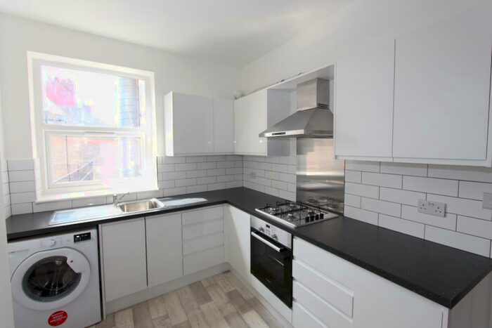 3 Bedroom Flat To Rent In West Green Road, Tottenham, N15