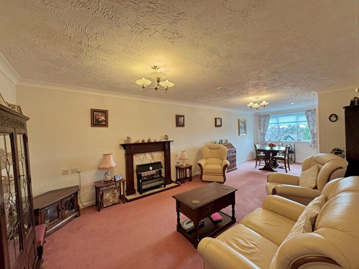 2 Bedroom Apartment For Sale In Station Road, Thorpe Bay, Essex, SS1