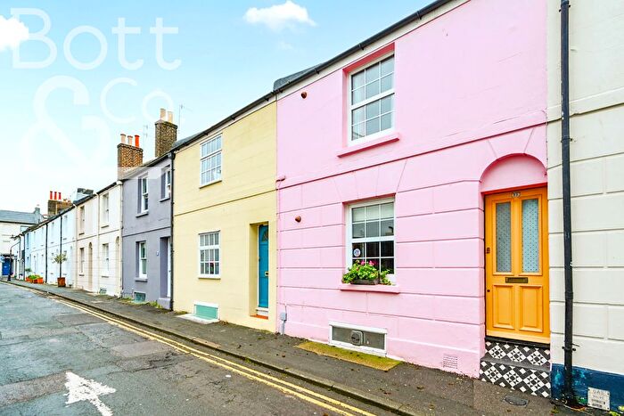 2 Bedroom Terraced House For Sale In Foundry Street, Brighton, BN1