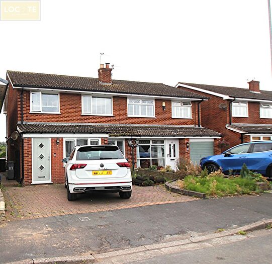 3 Bedroom Semi-Detached House For Sale In Dunster Drive, Urmston, Manchester, M41