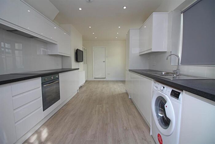 3 Bedroom House To Rent In Thorpe Road, London, E17