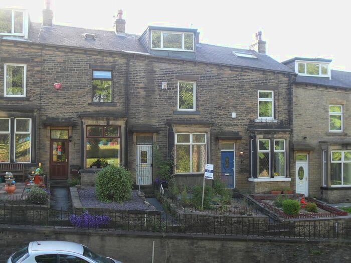 4 Bedroom Terraced House To Rent In Hollingwood Lane, Bradford, BD7