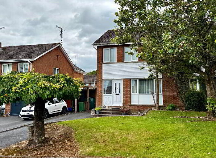 3 Bedroom Semi-Detached House For Sale In Woodford Park, Armagh, BT60