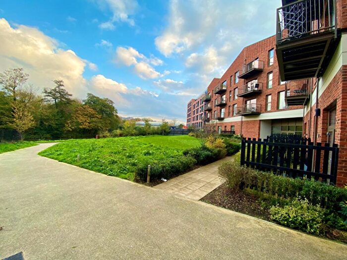 2 Bedroom Apartment To Rent In Walnut Tree Close, Guildford, GU1