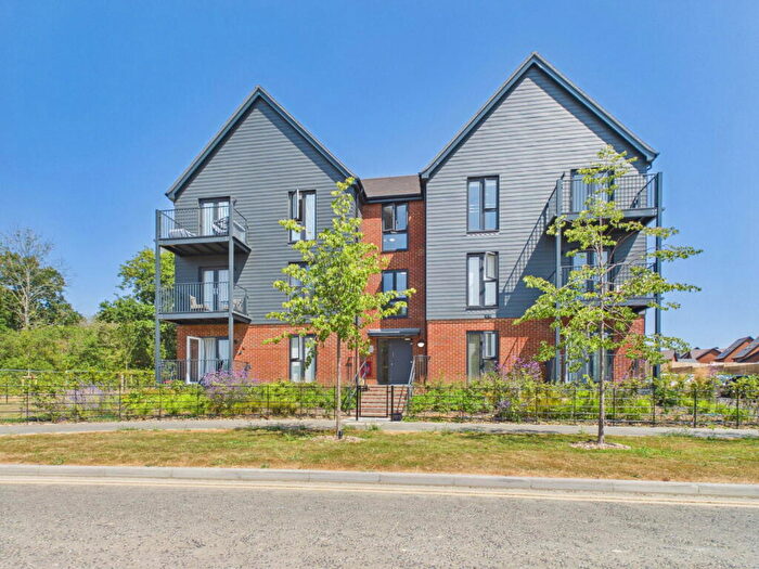 2 Bedroom Flat For Sale In Moat Road, Horsham, West Sussex, RH12