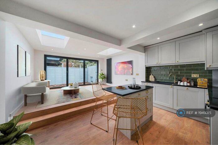 2 Bedroom Maisonette To Rent In Eversleigh Road, London, SW11