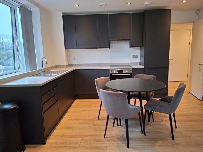 2 Bedroom Flat To Rent In Abney House, Carrs Road, Cheadle, SK8